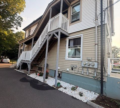 2nd image of 94 Tomlinson Ave APT 2