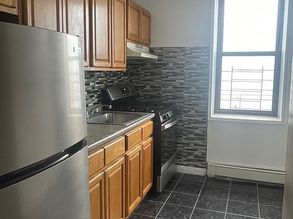 2nd image of 1130 Stadium Ave #3