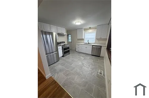 2618 Centre St Photo 1