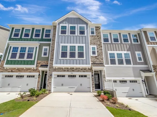 2716 Hunter Woods Dr, Apex, NC 27502