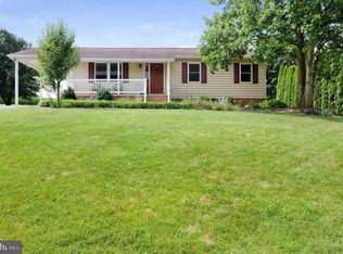 1660 Hawthorne Ln, Chambersburg, PA 17202