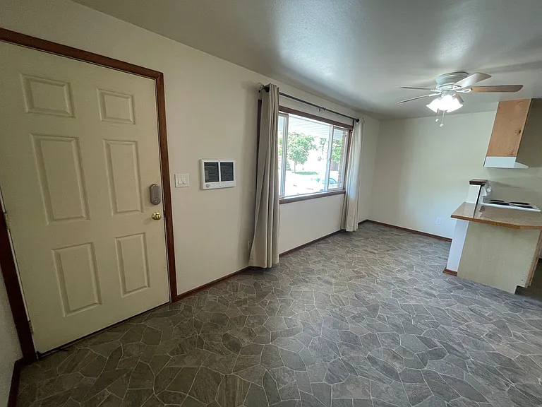 607 C Street in Cheney Near EWU Campus! — Photo 7