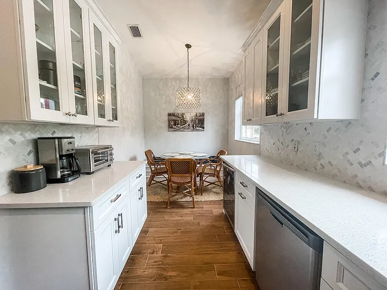 8402 Mulligan Cir — Photo 9