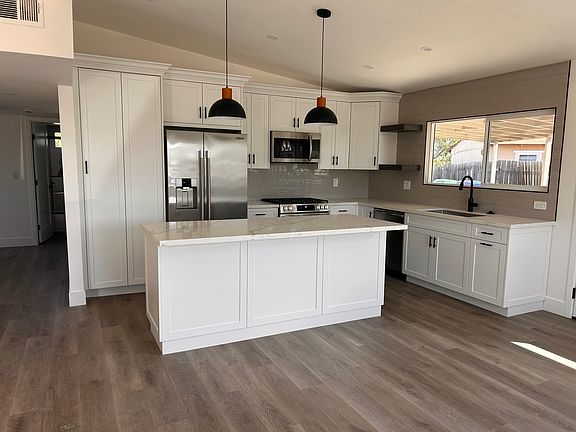 3rd image of 7551 Judson Ct