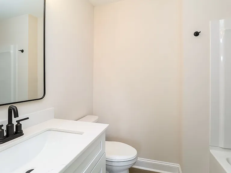 546 Beatties Ford Rd — Photo 11