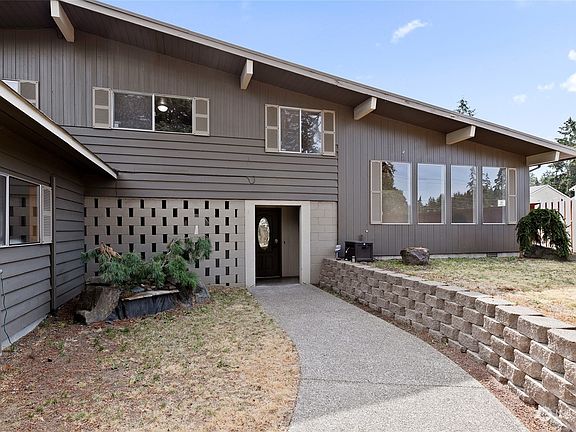 3rd image of 12511 111th Avenue E