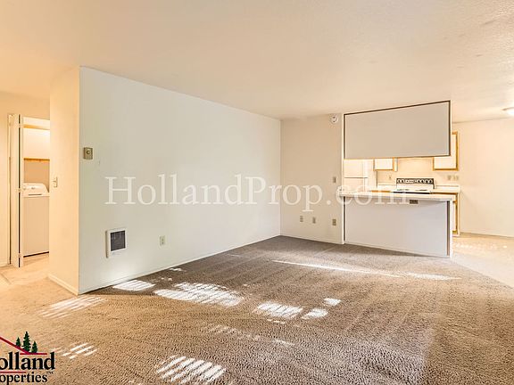 3rd image of 720-726 SW 206th Pl #724