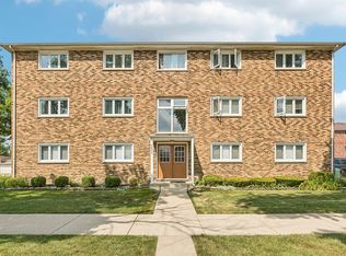 5834 W 77th St Unit 102, Burbank, IL 60459