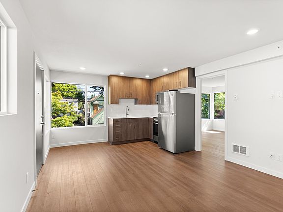 2nd image of 837 NW 50th St #C