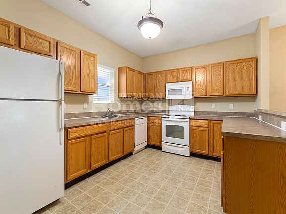 5th image of 4009 Sweet Shadow Ave