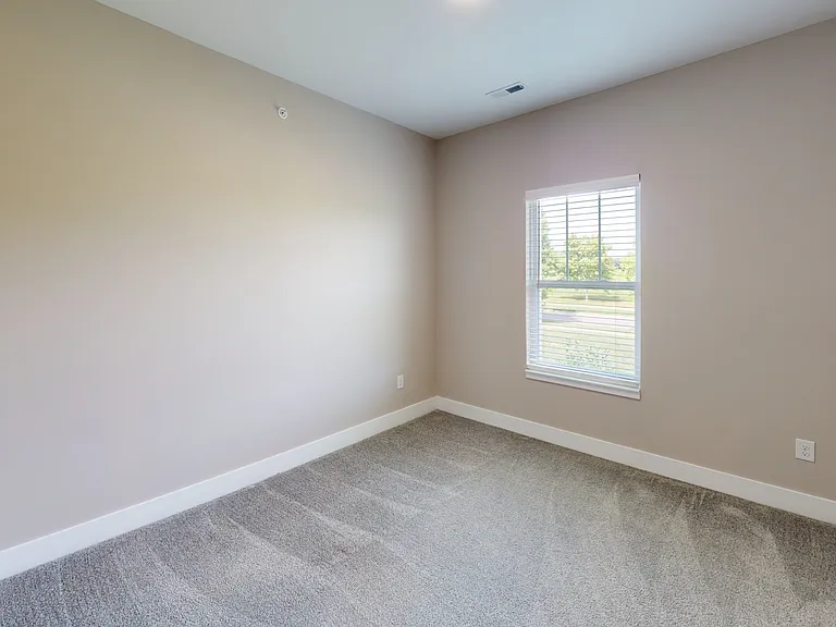 Alexander Pointe Apartments — Photo 33