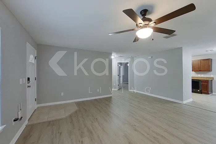 3 bed, 2.0 bath, 1311 sqft, $1,895 — Photo 4