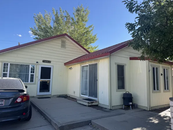 724 W State St, Rawlins, WY 82301