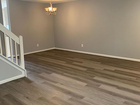 4th image of 4421 Carlys Way