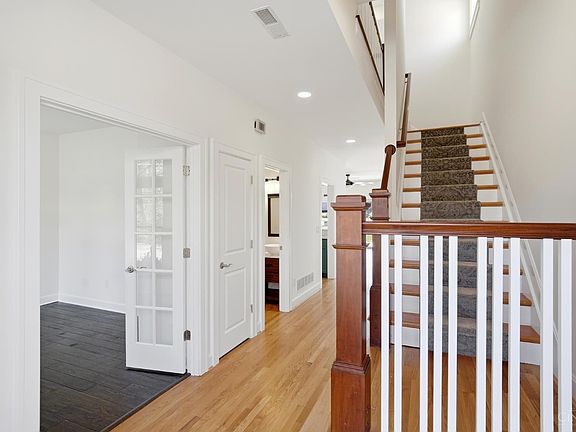 4th image of 3003 Riverside Dr