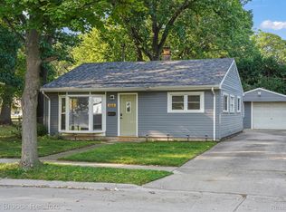654 W Garfield Ave, Hazel Park, MI 48030
