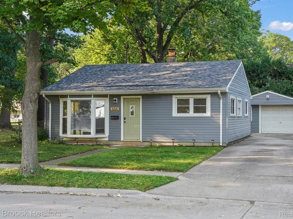 654 W Garfield Ave, Hazel Park, MI 48030