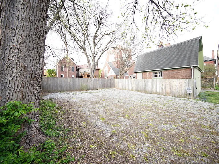 112 W Ormsby Ave #1 — Photo 15