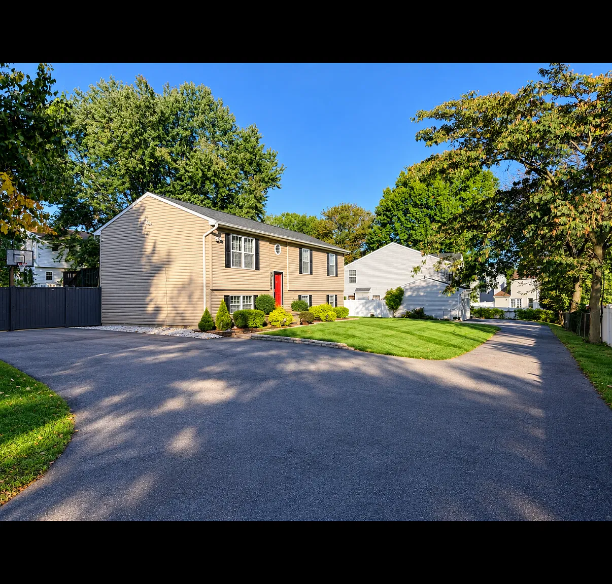 4 bed, 2096 sqft, $3,550 — Photo 2