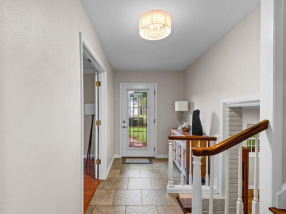 3rd image of 5 Maple Ave