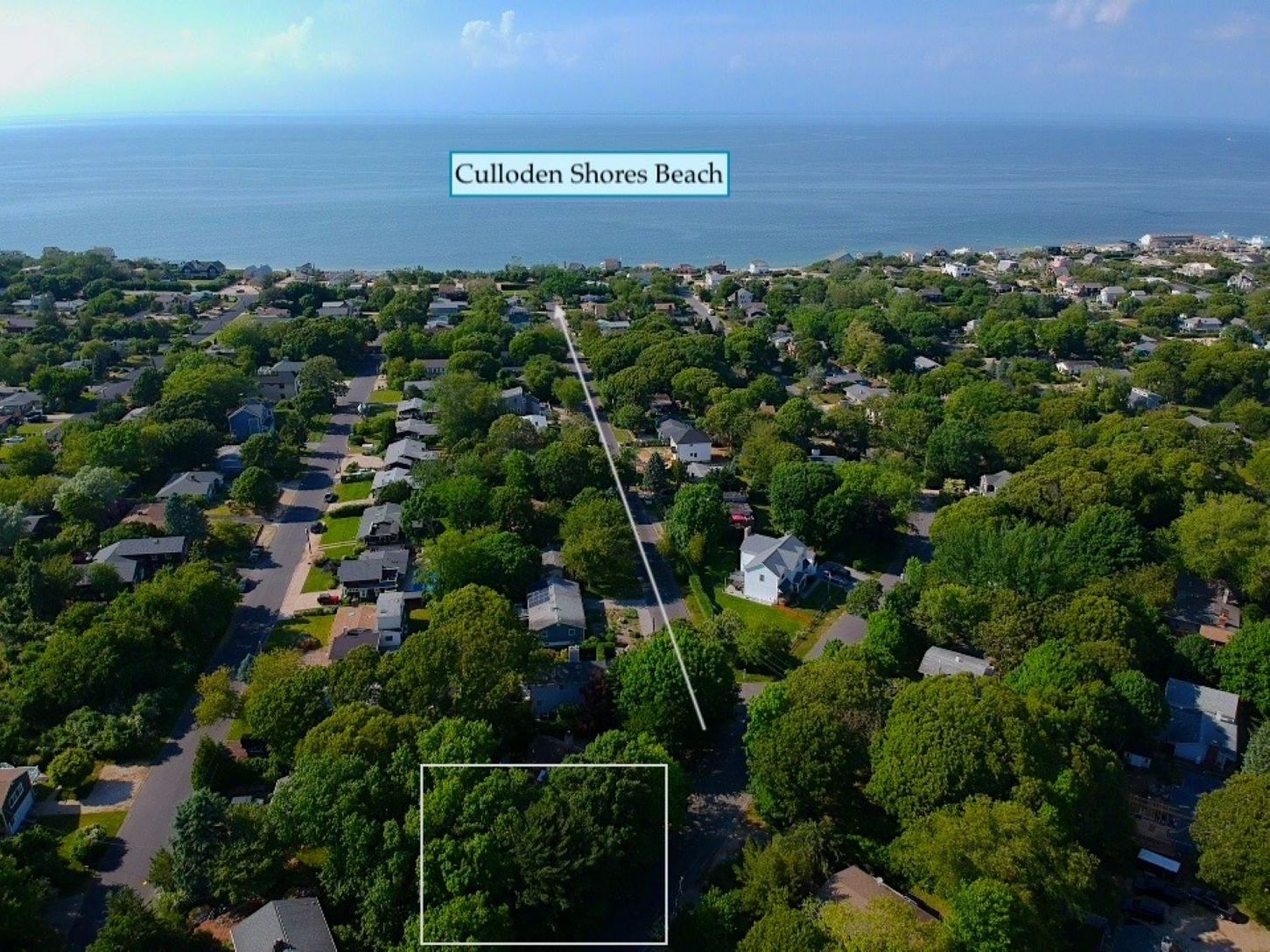  Close to private beach