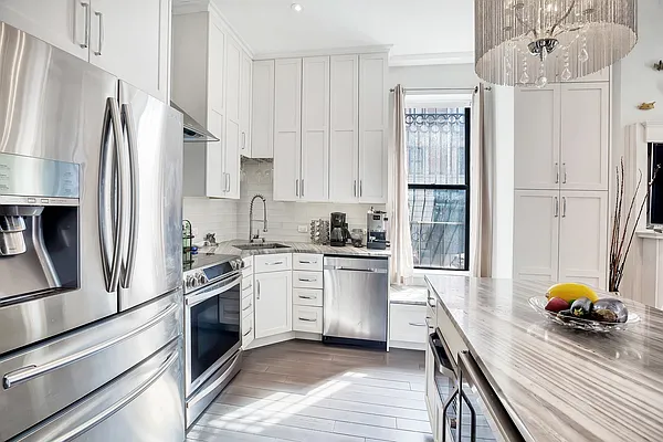 Sold by Compass | media 3