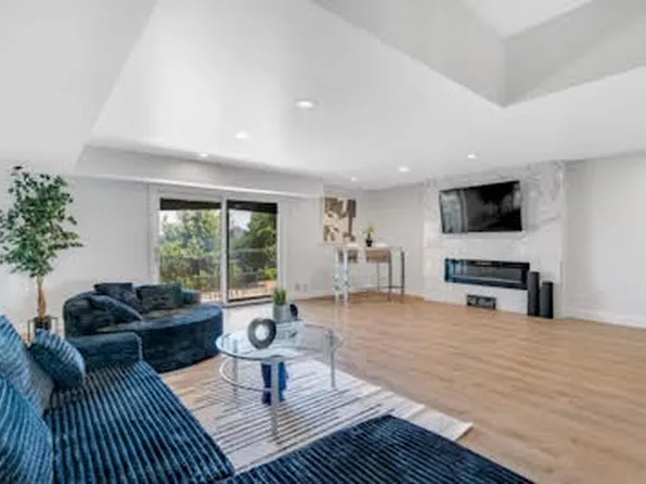 1 Columbus Place image 16 of 18