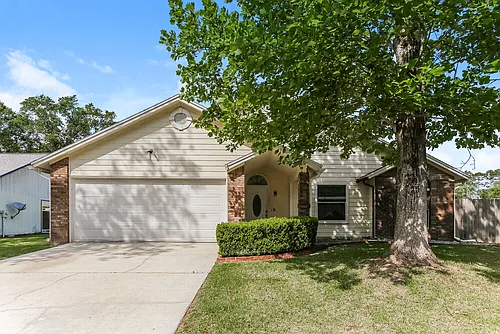 1266 Bee St N Photo 1
