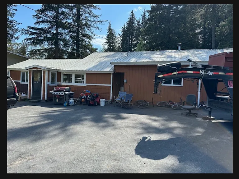 2507 Cedar St — Photo 1