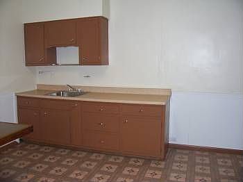 2nd image of 206 Short St