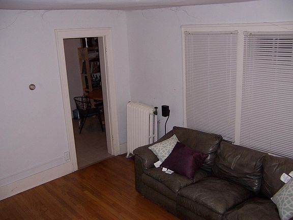 4th image of 1020 Lincoln Ave APT 2