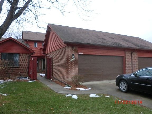 3rd image of 42229 Lochmoor St