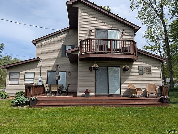 2nd image of 106 27th Ave