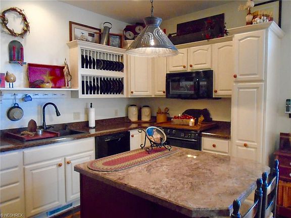 2nd image of 3057 Creek View Dr