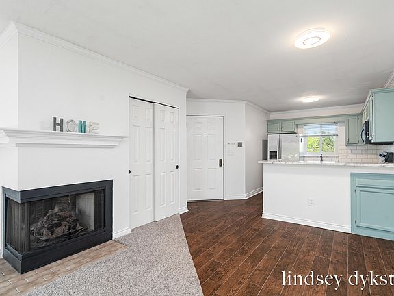 5th image of 3294 Devonwood Hls NE APT E