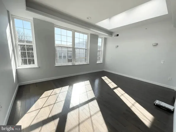 1334 N 7th St, Philadelphia, PA 19122