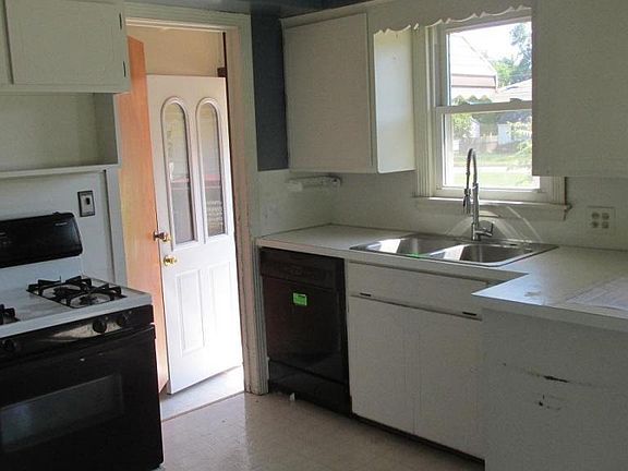 3rd image of 3800 Clyde Park Ave SW