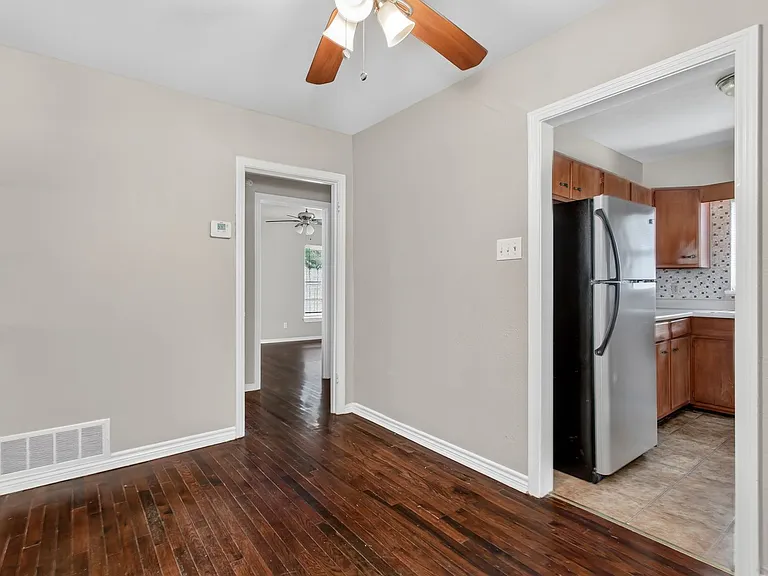 10943 Desdemona Dr — Photo 5