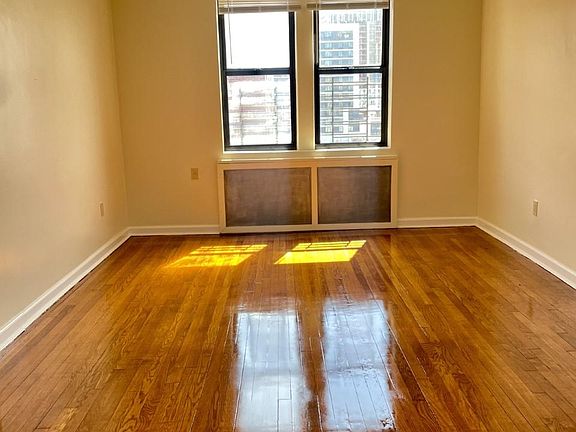 4th image of 155-50 Lowe Ct #2yndm4gtc
