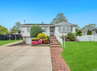 2566 Nelson Dr, Seaford, NY 11783