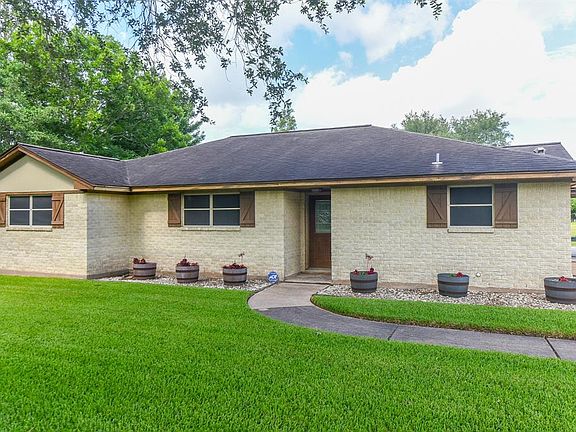 3rd image of 12530 Midlane Dr