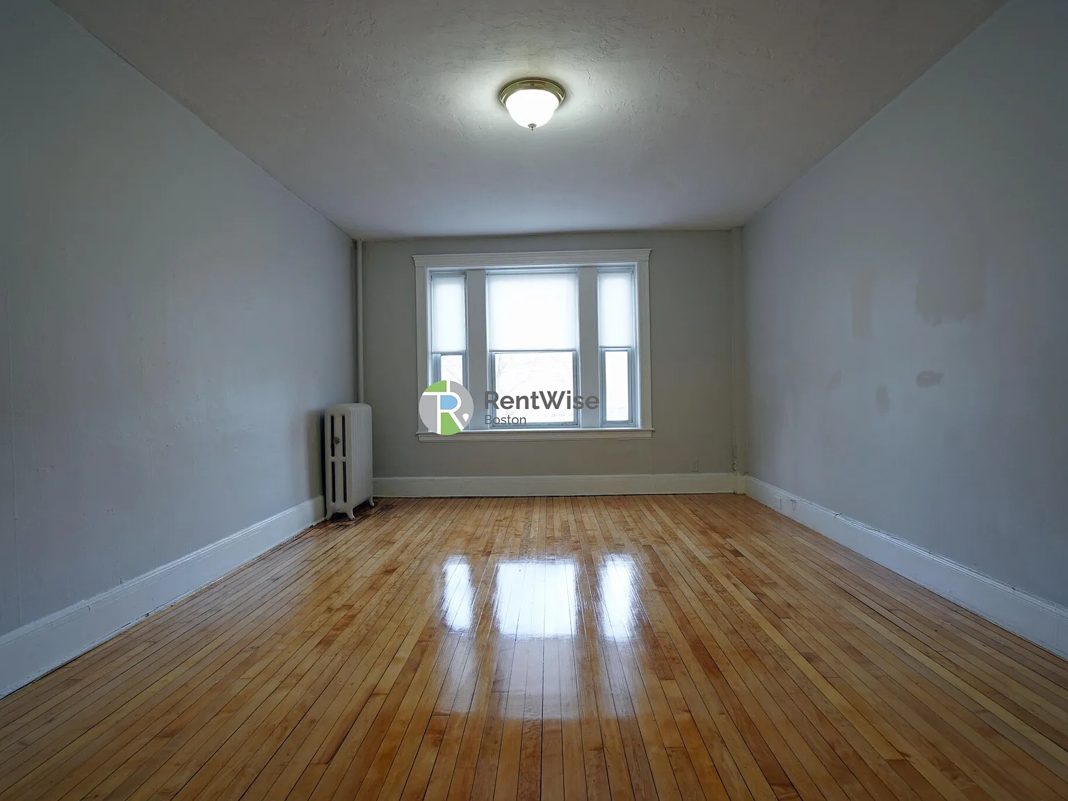 90 Cypress — Photo 3