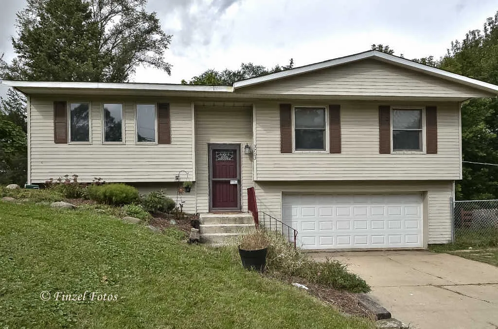 3703 Thompson Rd photo 1