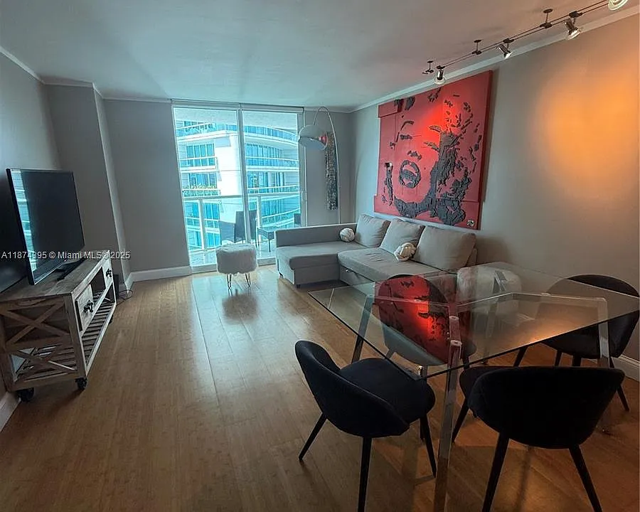 2101 Brickell Ave #508