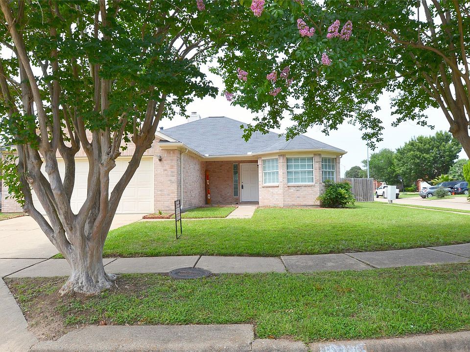 1st image of 19330 Larissa Dr