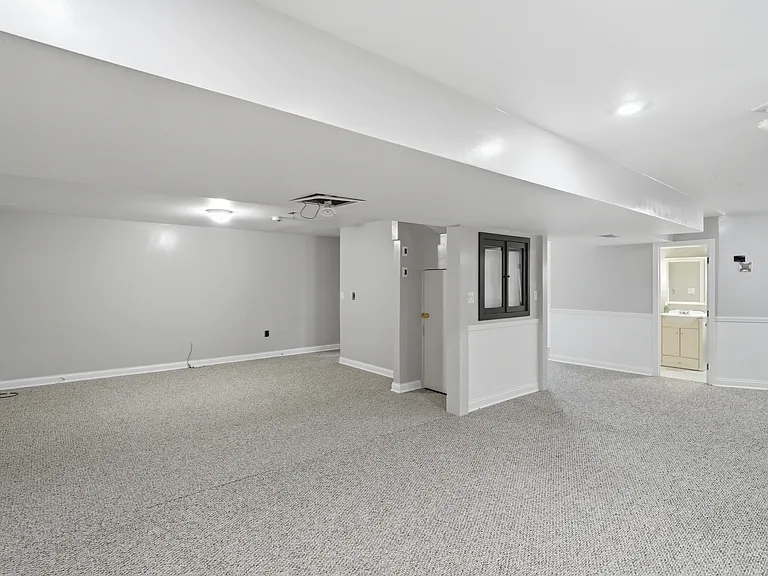 4918 Streamside Ct — Photo 40