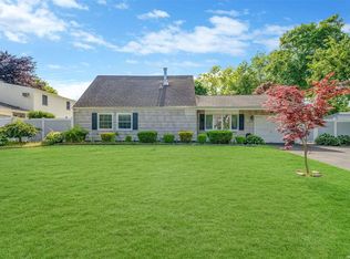 87 Meyer Ln, Medford, NY 11763