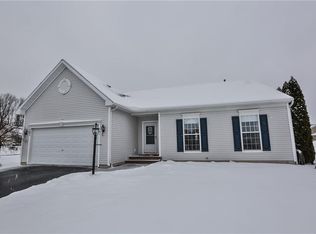 781 Green Meadow Dr, Macedon, NY 14502