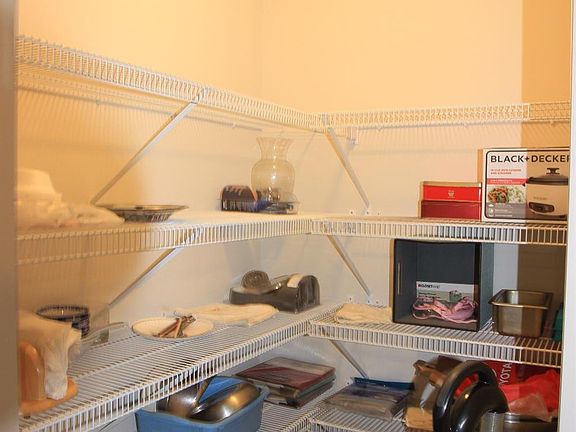 4th image of 4819 Paulina Dr