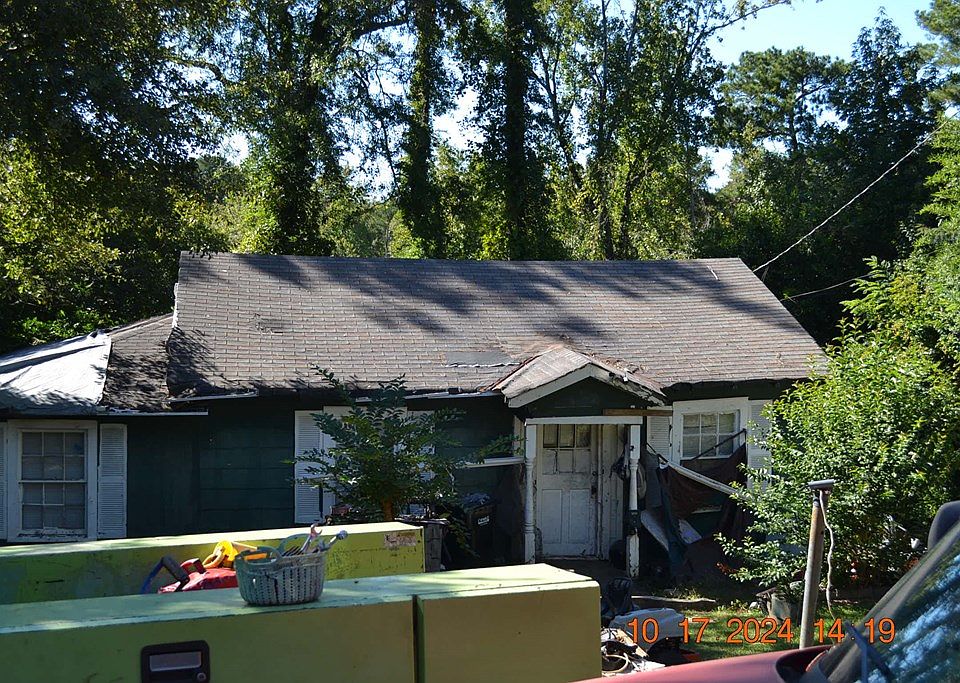 2nd image of 2861 Grant Rd